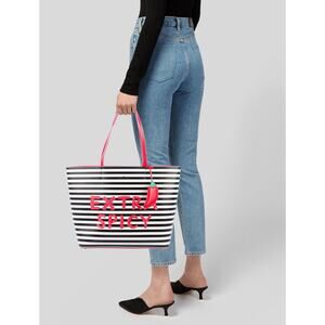 Kate Spade New York
Extra Spicy Chili Pepper Little Len Tote